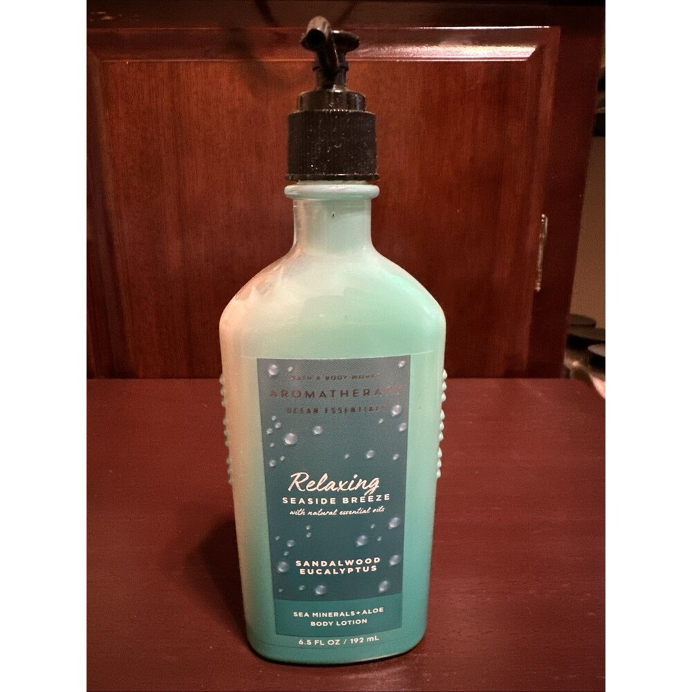 Bath & Body Works Aromatherapy Relaxing Seaside Breeze Sandalwood Eucal Lotion